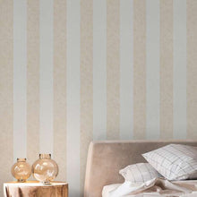 Lade das Bild in den Galerie-Viewer, ICONIC STRIPES
